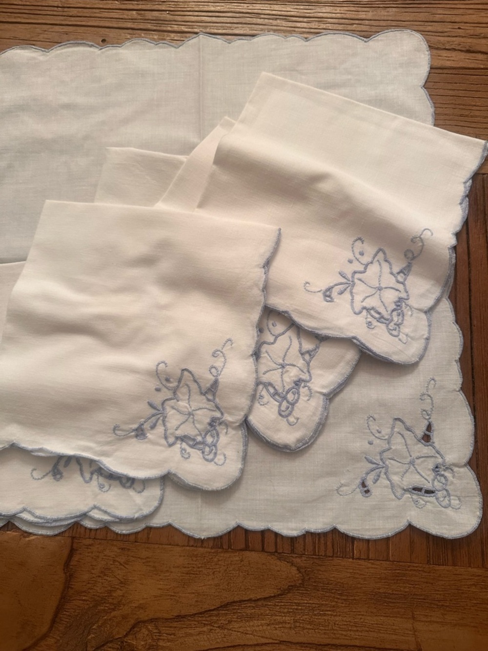 S/6 Embroidered White Linen Napkins with Light Blue Floral Trim